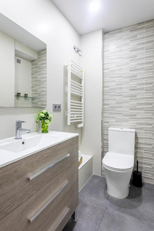 Precioso Piso Moderno: Terraza, A/C, Netflix, Wifi Apartamento Valência Exterior foto